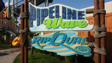 Pipeline Wave Ride at White Water Bay